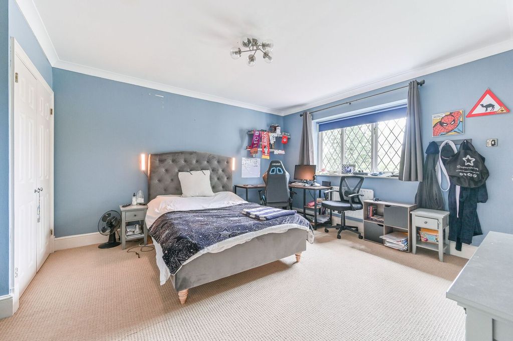 Additional image 14 of 5 bed detached house for saleRoyal Avenue, New Malden, Worcester Park KT4