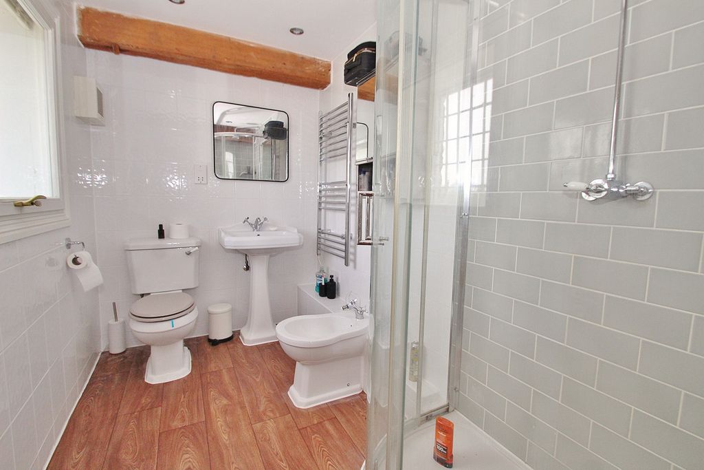 Additional image 6 of 3 bed flat for saleWoodford Mill, Witney OX28