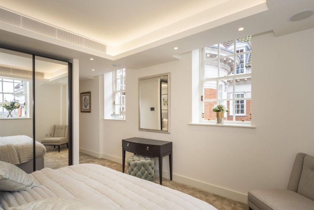 Additional image 13 of 3 bed flat for saleFlat, Star & Garter House, Richmond Hill, Richmond TW10