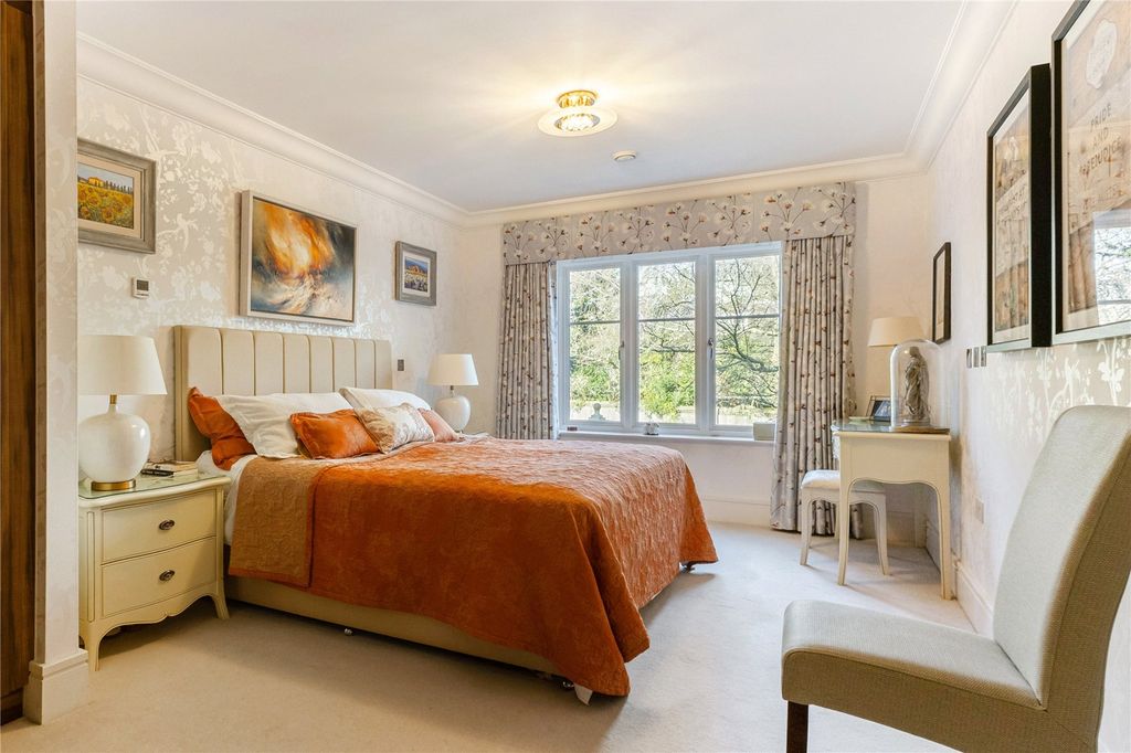 Additional image 9 of 2 bed flat for saleDevenish Road, Sunningdale, Berkshire SL5