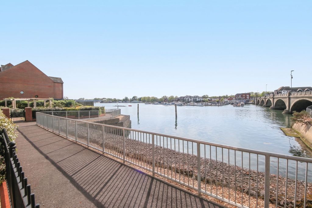Additional image 13 of 2 bed flat for sale100 Riverdene Place, Bitterne Park SO18