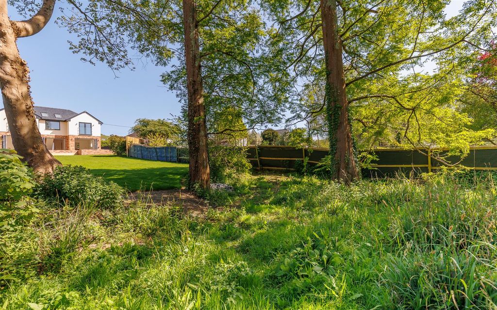 Additional image 3 of 5 bed property for saleBlackwater, Isle Of Wight PO30