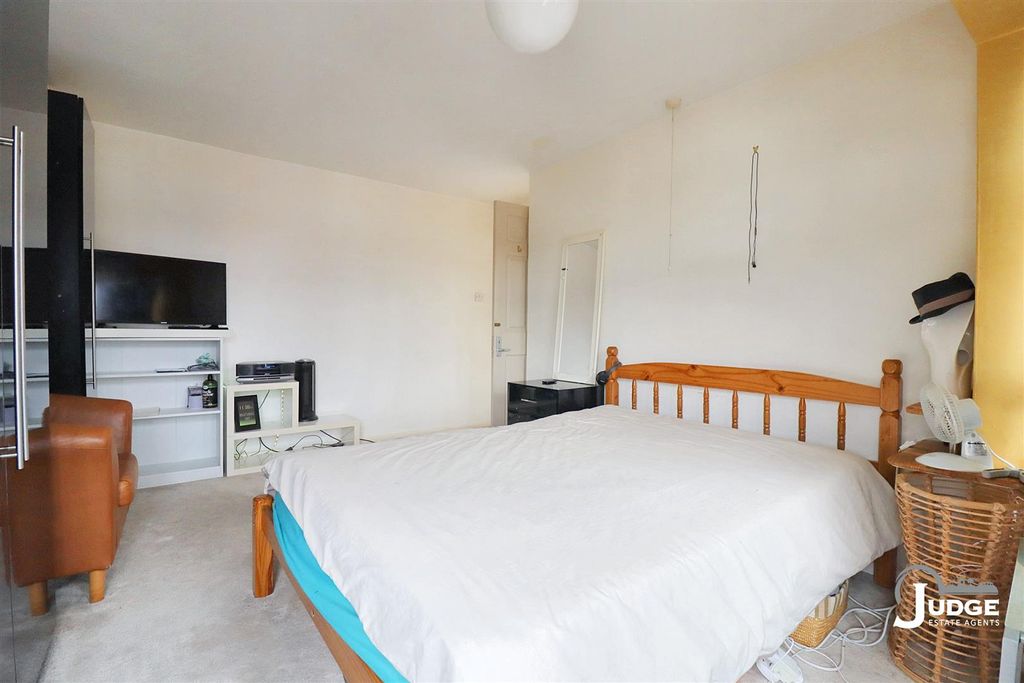 Additional image 21 of 3 bed semi-detached house for saleLedwell Drive, Glenfield, Leicester LE3