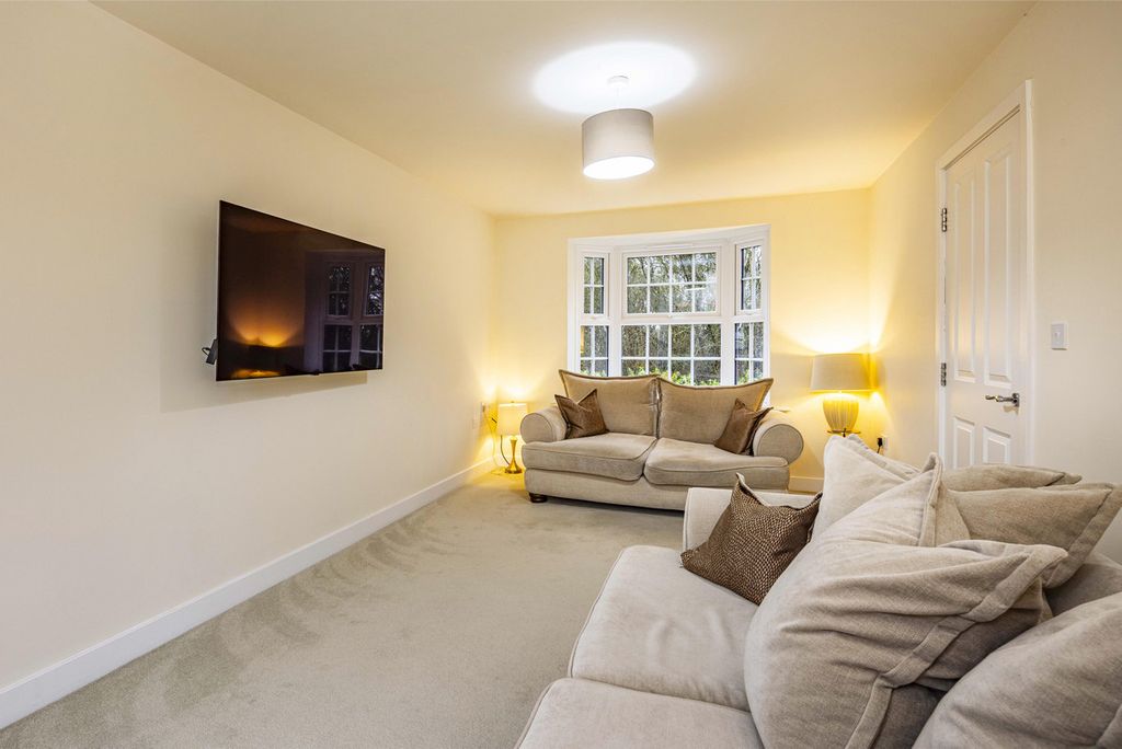 Additional image 5 of 3 bed semi-detached house for saleWoolsthorpe Close, Melton Mowbray LE13