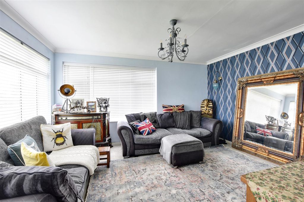 2 bed detached bungalow for saleManor Close, Icklesham, Winchelsea TN36 photo 3