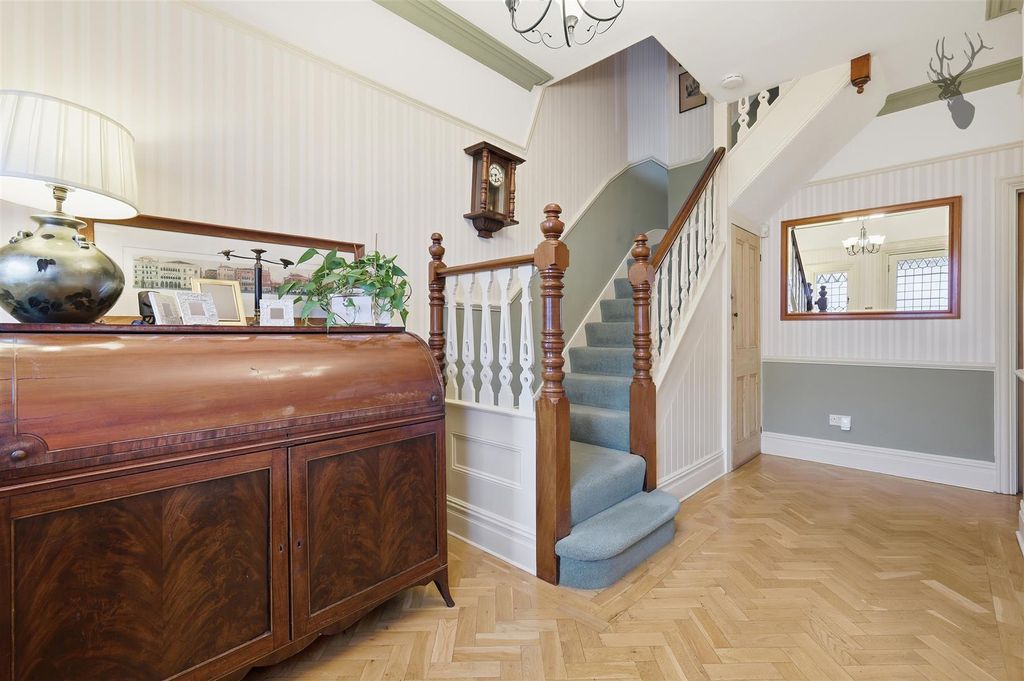 Additional image 5 of 5 bed semi-detached house for saleMonkhams Avenue, Woodford Green IG8