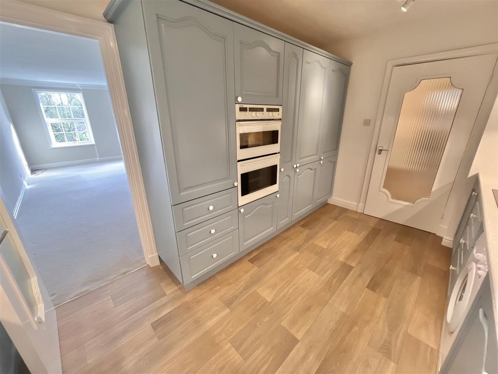 Additional image 6 of 2 bed flat for saleMacclesfield Road, Wilmslow SK9