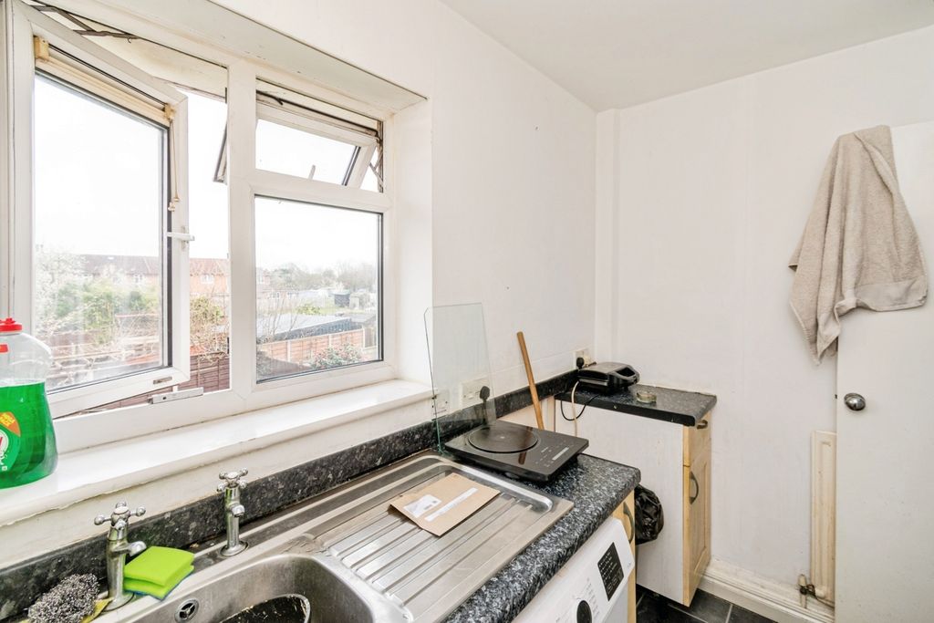 Additional image 6 of 1 bed flat for saleCleasby Close, Southampton, Hampshire SO16