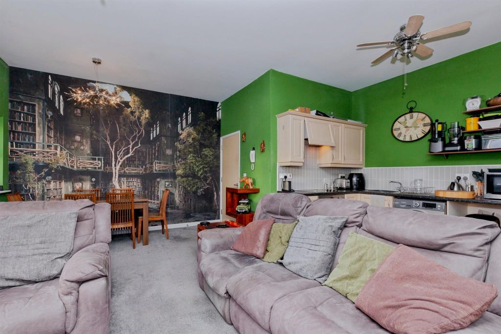 Additional image 6 of 2 bed flat for saleLoughland Close, Blaby, Leicester LE8