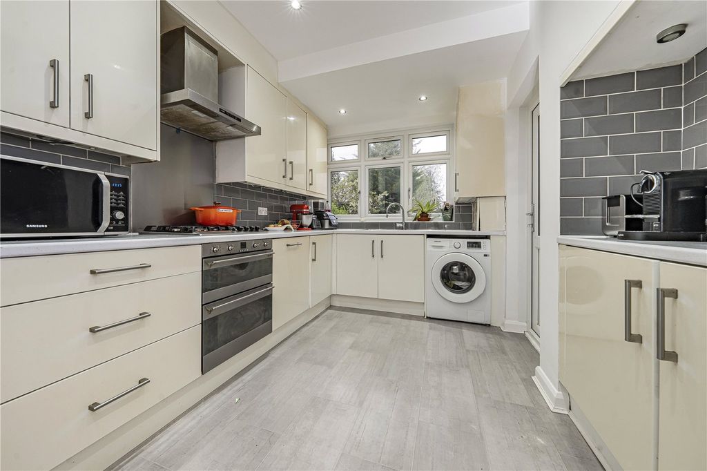 Additional image 3 of 3 bed detached house for saleAvondale Avenue, Old Malden, Worcester Park KT4