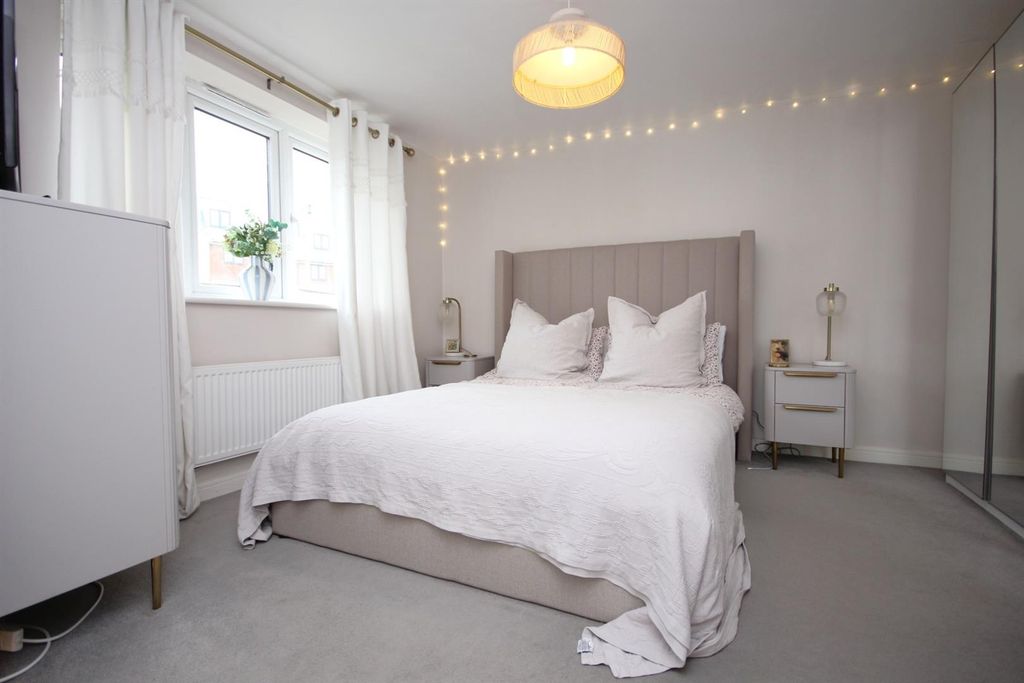 Additional image 6 of 2 bed maisonette for saleClaypit Copse, Bursledon, Southampton SO31