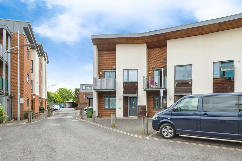 Additional image 14 of 3 bed end terrace house for saleLumpy Lane, Southampton SO14