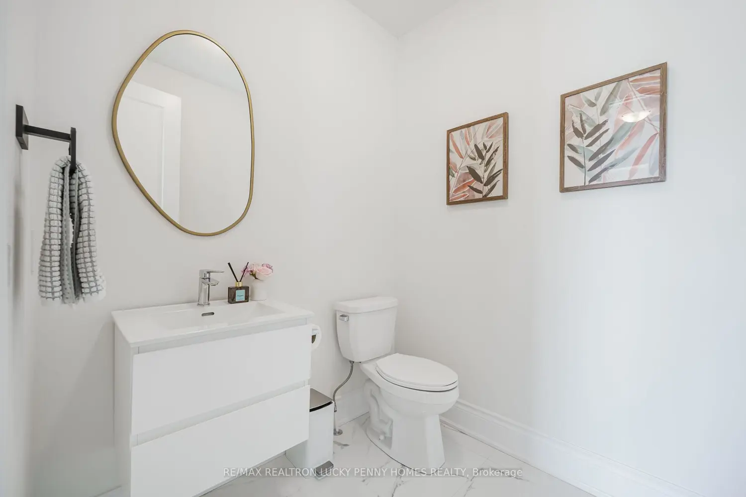 Additional image 7 of 9484 Bayview Avenue
