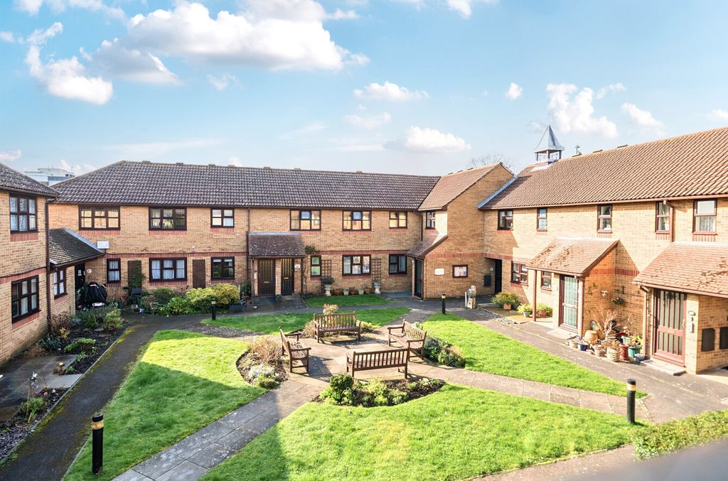 Additional image 4 of 2 bed flat for salePostern Close, Portchester, Fareham, Hampshire PO16