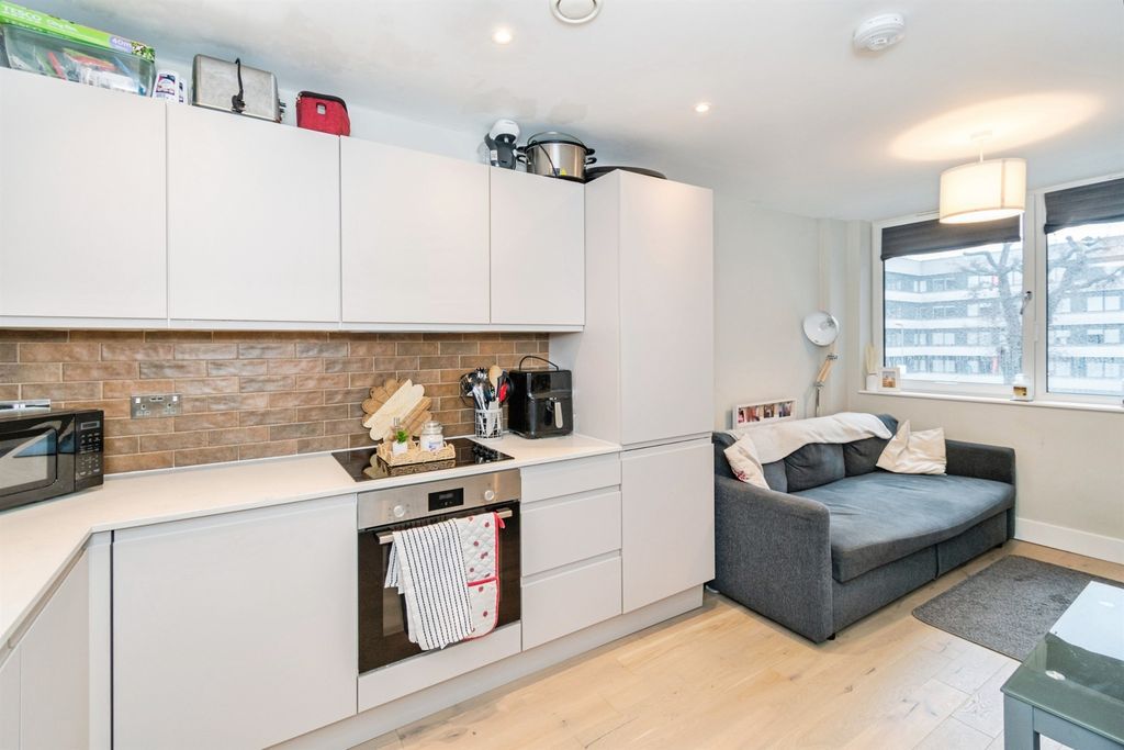 Additional image 3 of 1 bed maisonette for saleRomsey Road, Southampton SO16