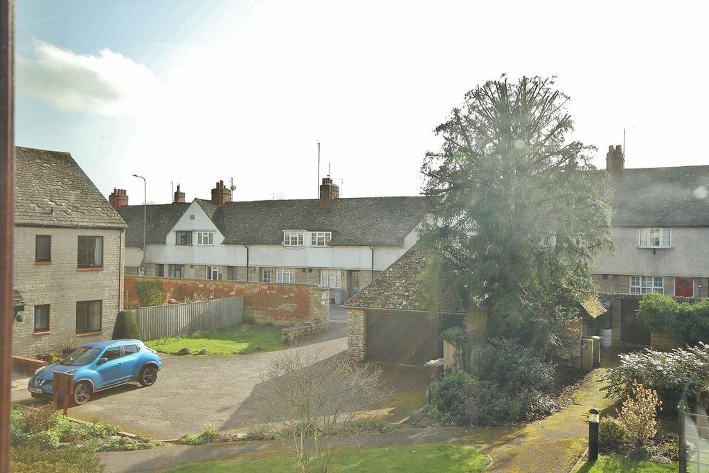 Additional image 13 of 2 bed flat for saleRiverside Gardens, Witney OX28