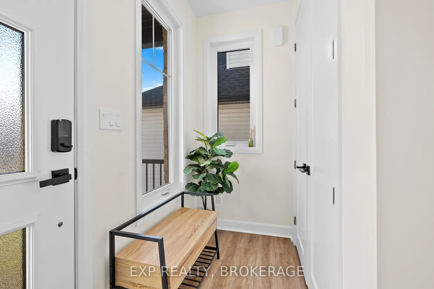 121 Creighton Drive photo 2