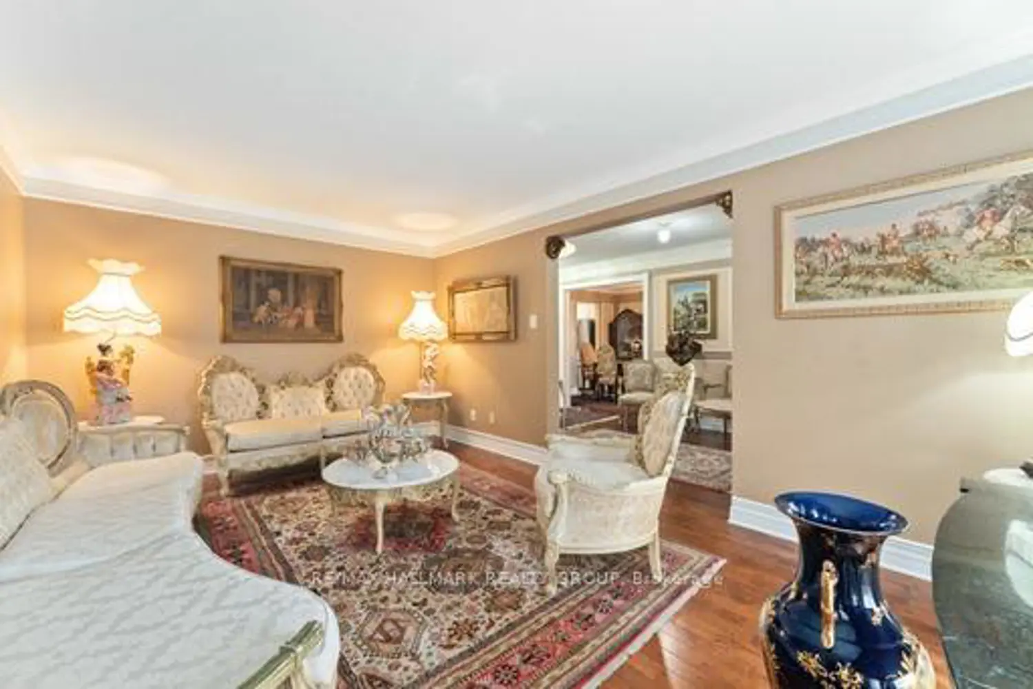 160 Sai Crescent photo 4