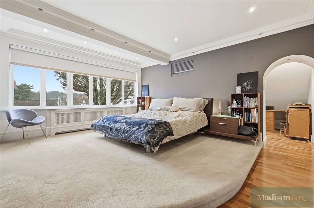 Additional image 3 of 5 bed detached house for saleMonkhams Lane, Woodford Green IG8