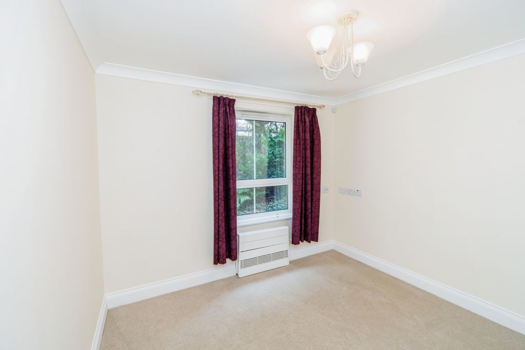 Additional image 5 of 2 bed flat for saleRollesbrook Gardens, Southampton, Hampshire SO15