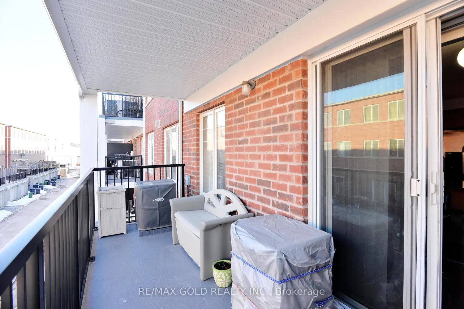 Additional image 18 of 671 Warden Avenue 26
