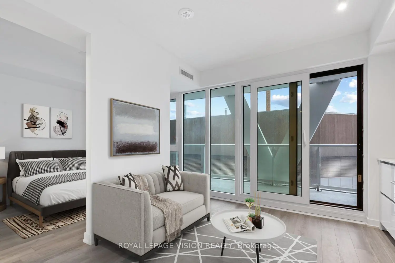 Additional image 4 of 230 Simcoe Street 3113