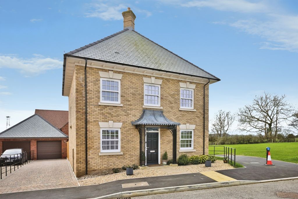 4 bed detached house for saleSouthern Way, Yeovil BA21
