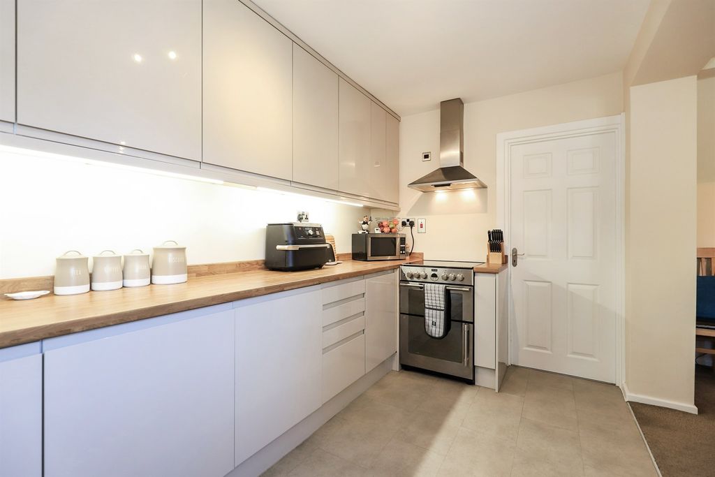 Additional image 7 of 5 bed detached house for saleDursley Close, Willenhall WV12