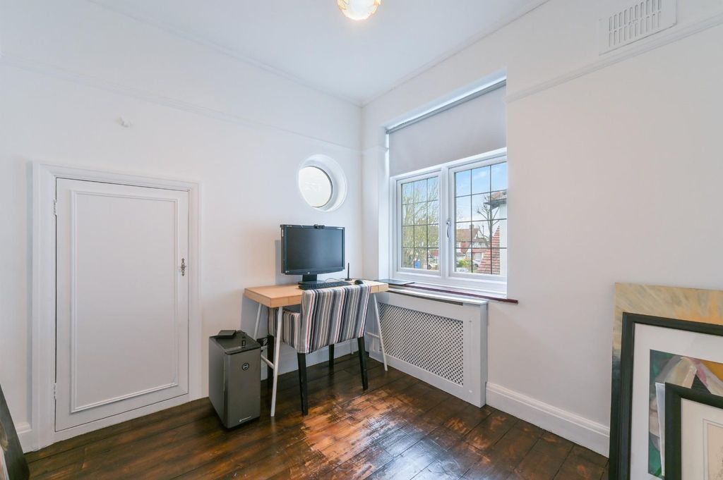 Additional image 20 of 6 bed semi-detached house for saleOaks Avenue, Worcester Park KT4