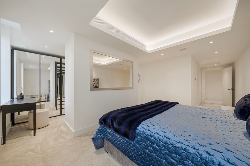 Additional image 15 of 2 bed flat for saleRichmond Hill, Richmond, London TW10