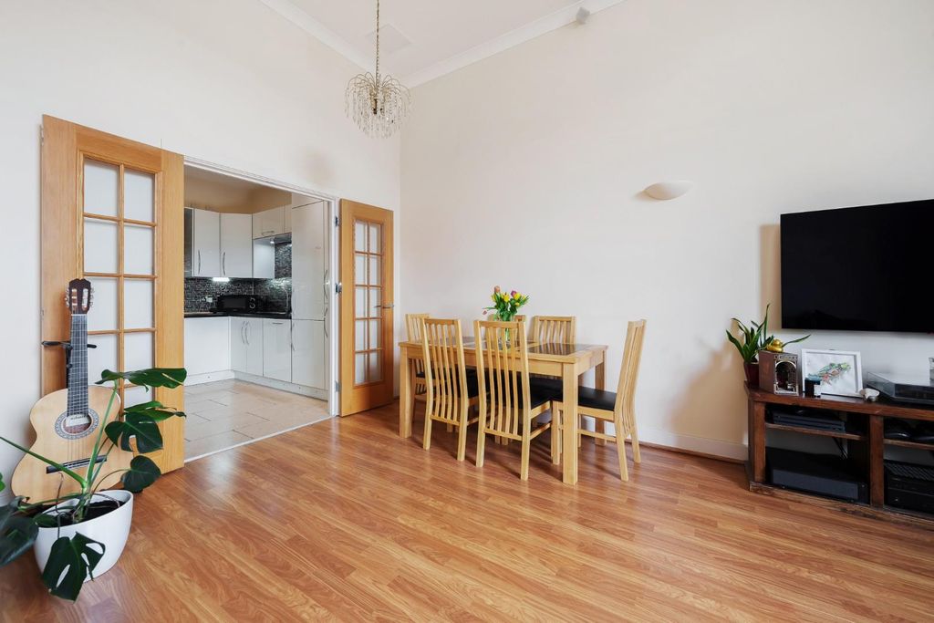 Additional image 15 of 2 bed flat for saleGunwharf Quays, Portsmouth PO1