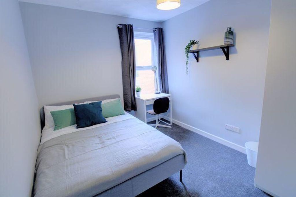 Additional image 10 of 5 bed semi-detached house for saleBurlington Road, Southampton SO15