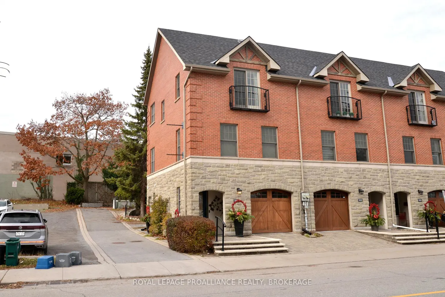 Additional image 2 of 300 Wellington Street