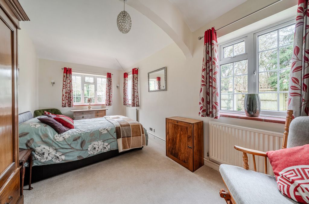 Additional image 8 of 4 bed bungalow for saleMoulsham Lane, Yateley, Hampshire GU46