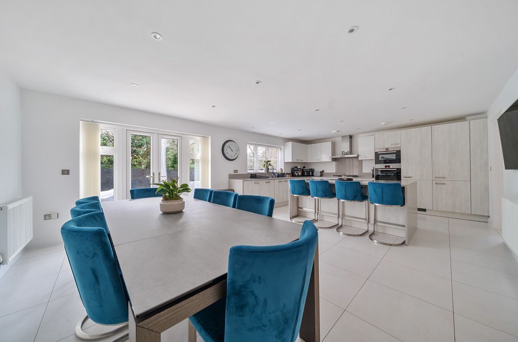 Additional image 2 of 5 bed detached house for saleDowles Barn Close, Barkham, Wokingham RG41