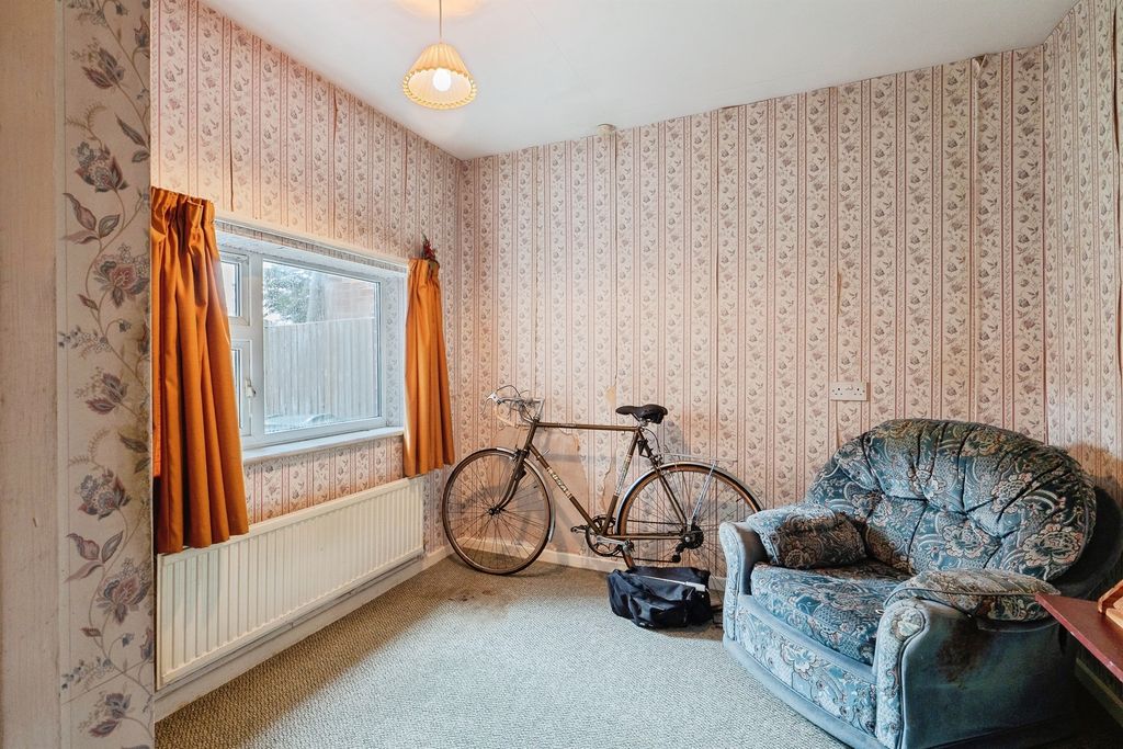 Additional image 5 of 4 bed semi-detached house for saleHermitage Road, Loughborough LE11