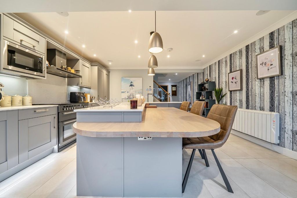 Additional image 7 of 3 bed property for saleBryher Island, Port Solent PO6