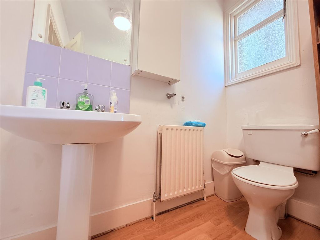 Additional image 12 of 3 bed flat for saleWoodthorpe Road, Ashford TW15