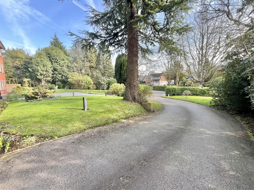 Additional image 18 of 2 bed flat for saleMacclesfield Road, Wilmslow SK9