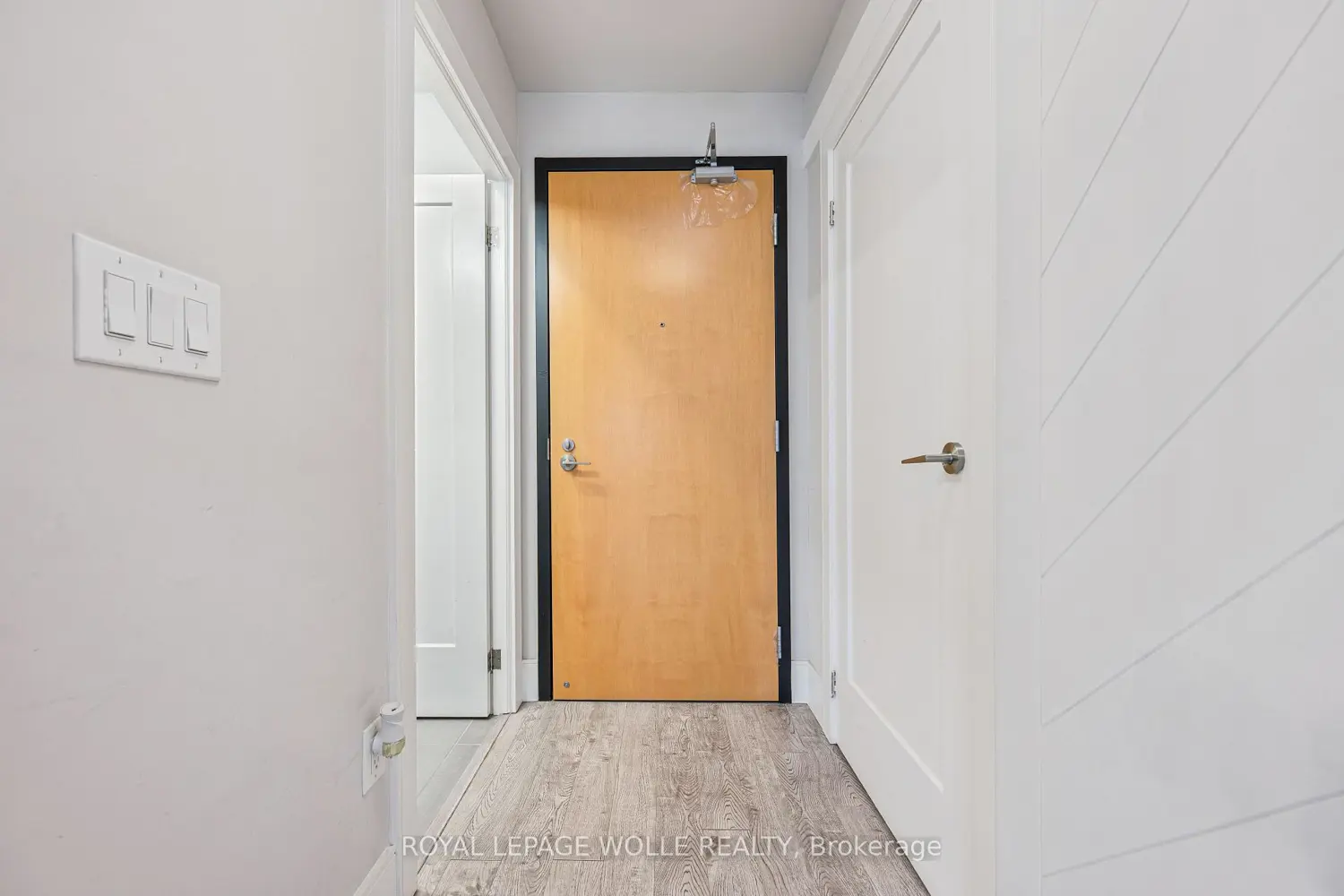 15 Prince Albert Boulevard 104 photo 3