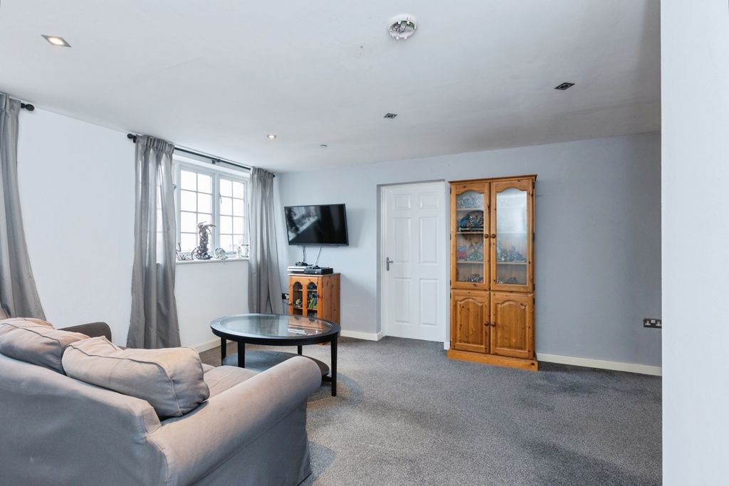 Additional image 6 of 2 bed flat for saleShilton Road, Barwell, Leicestershire LE9