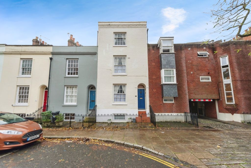 4 bed terraced house for saleKing Street, Southsea, Hampshire PO5