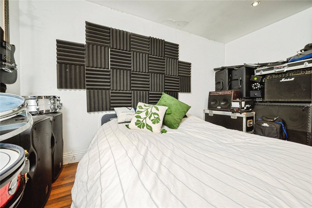 Additional image 17 of 1 bed property for saleGladys Avenue, Portsmouth, Hampshire PO2