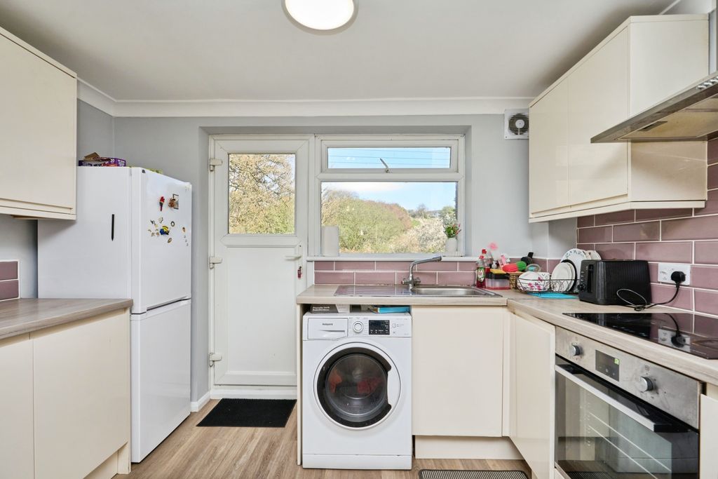 Additional image 6 of 1 bed maisonette for saleSylvan Drive, Newport, Isle Of Wight PO30