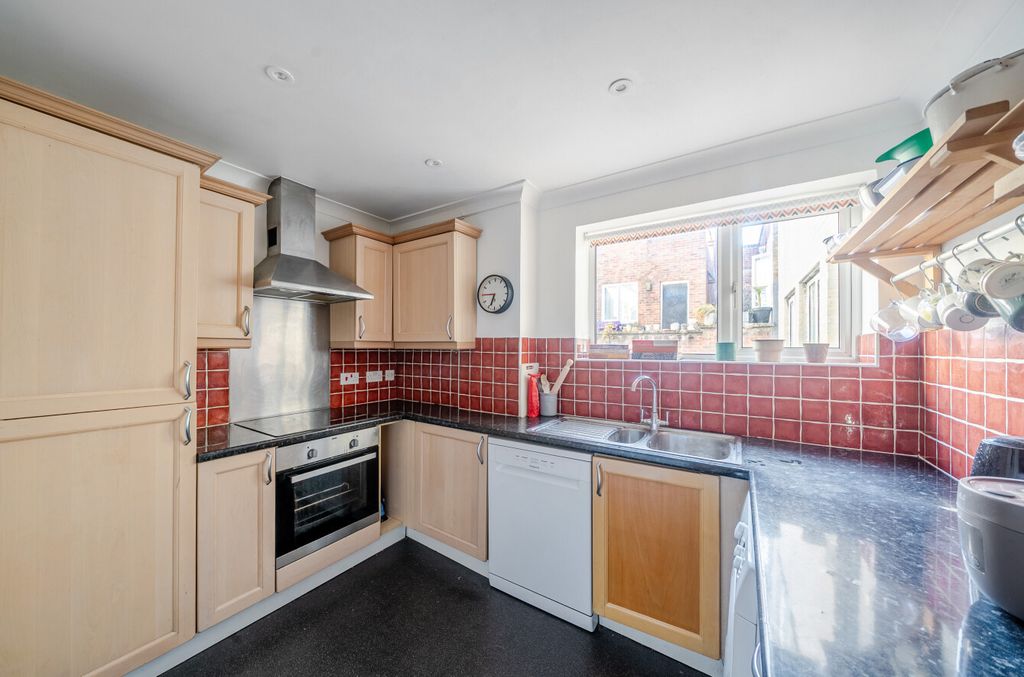 Additional image 5 of 2 bed flat for saleLondon Road, Southampton, Hampshire SO15