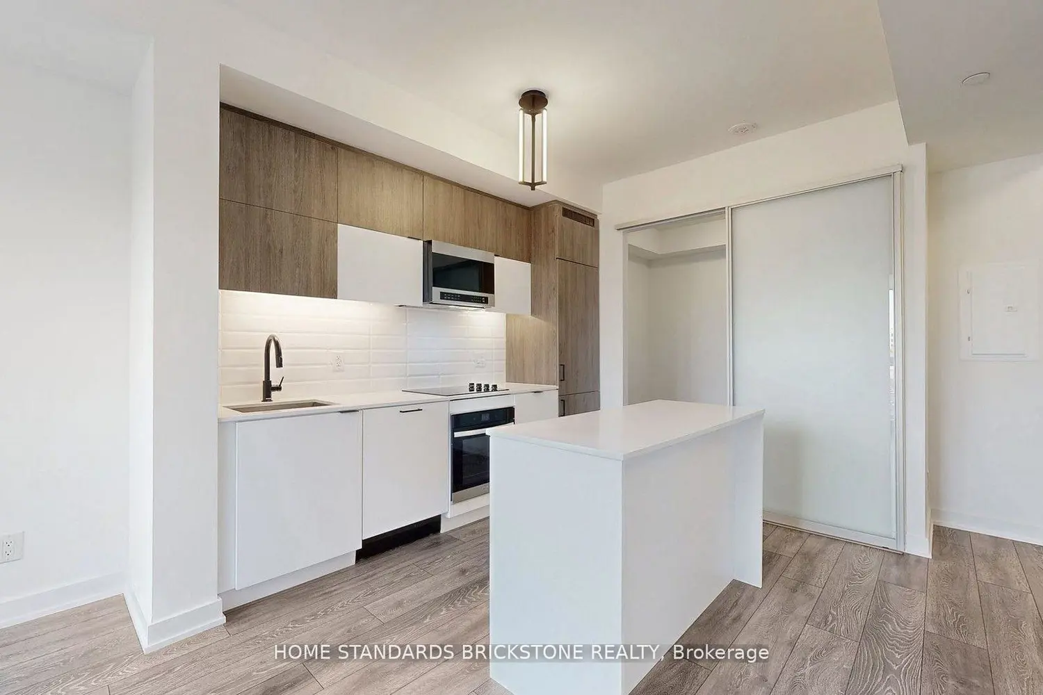 Additional image 8 of 8888 Yonge Street 321