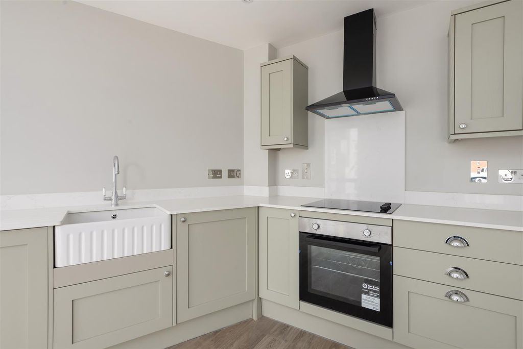 Additional image 6 of 2 bed flat for saleBeach Walk, Whitstable CT5