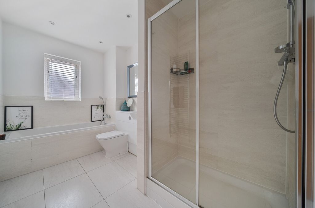 Additional image 16 of 5 bed detached house for saleDowles Barn Close, Barkham, Wokingham RG41