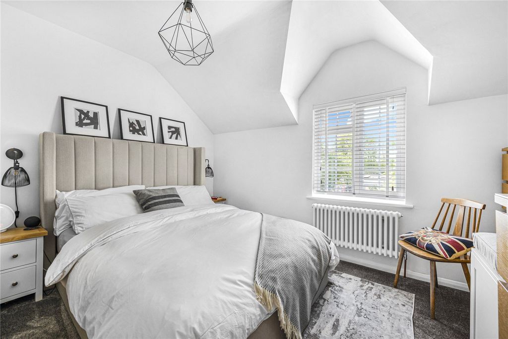 Additional image 8 of 2 bed terraced house for saleVictoria Road, Knaphill, Woking GU21