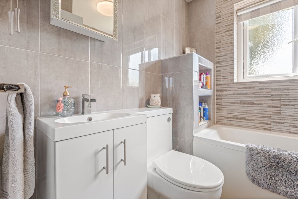 Additional image 7 of 2 bed semi-detached house for saleBarge Close, Wigston, Leicestershire LE18